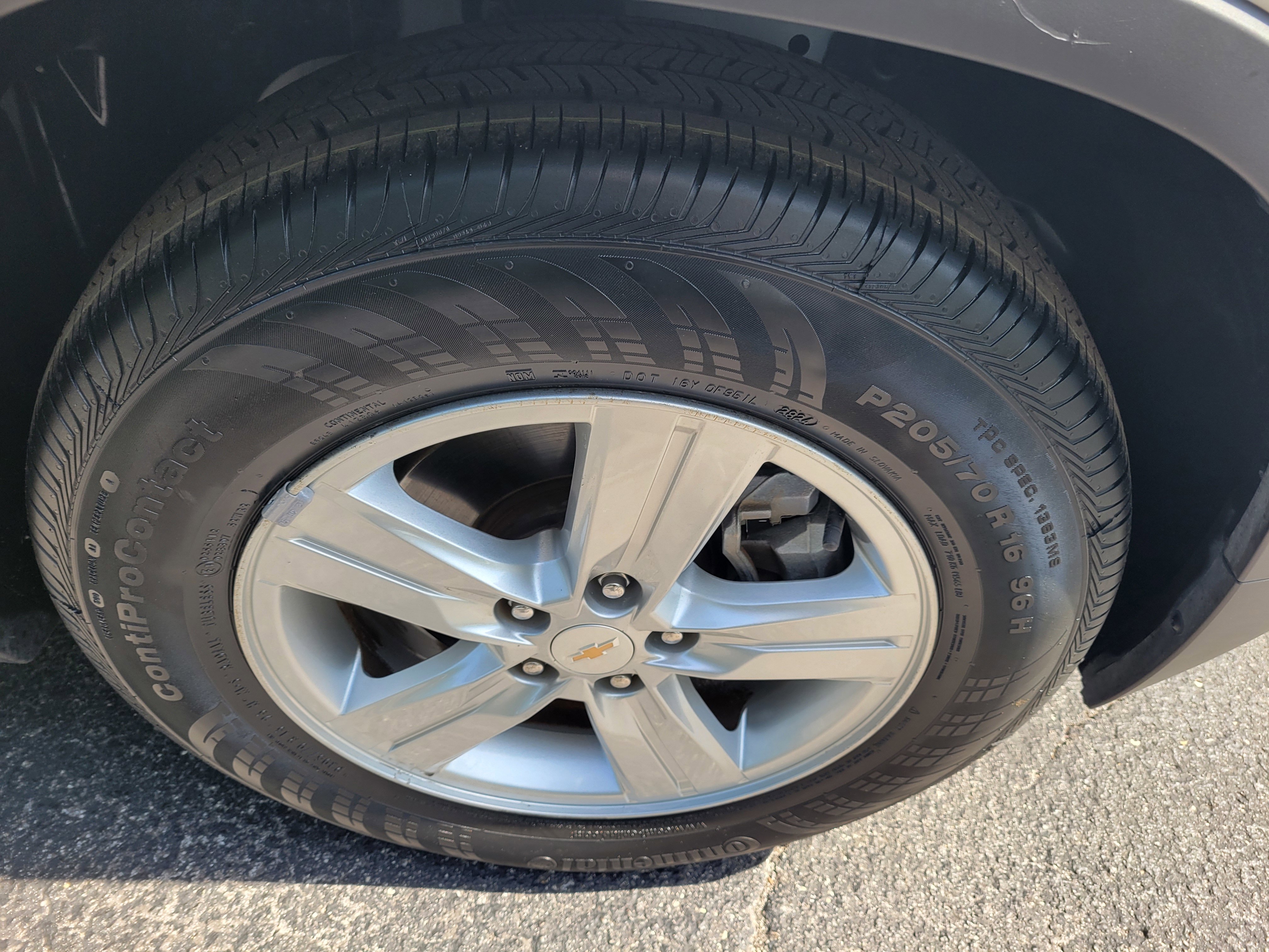 Certified 2022 Chevrolet Trax LS w/ Tint and Cruise Package FWD image 35