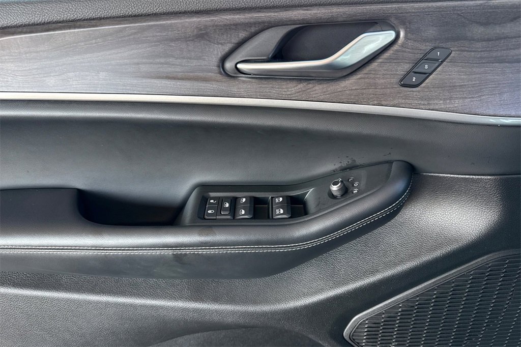 Used 2024 Jeep Grand Cherokee Limited image 15