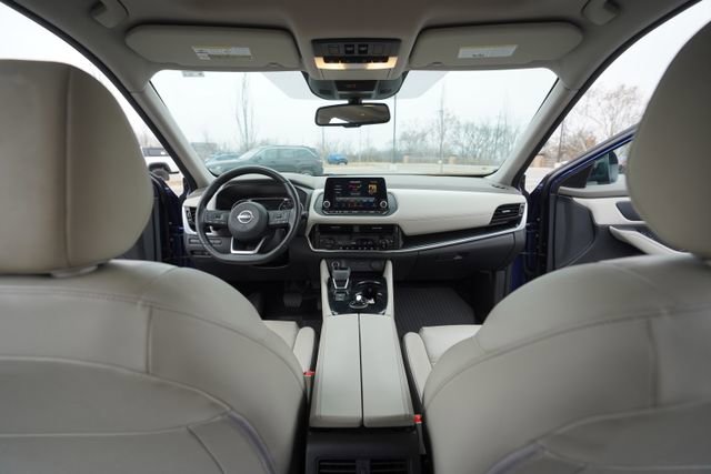 Used 2023 Nissan Rogue SL image 26