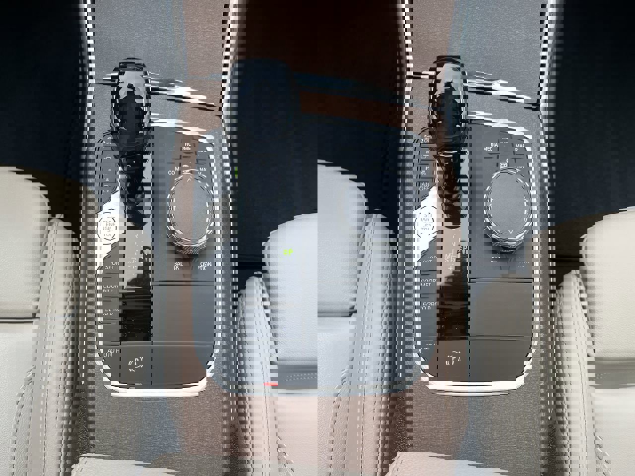 Used 2021 BMW 330i Sedan w/ Premium Package image 27