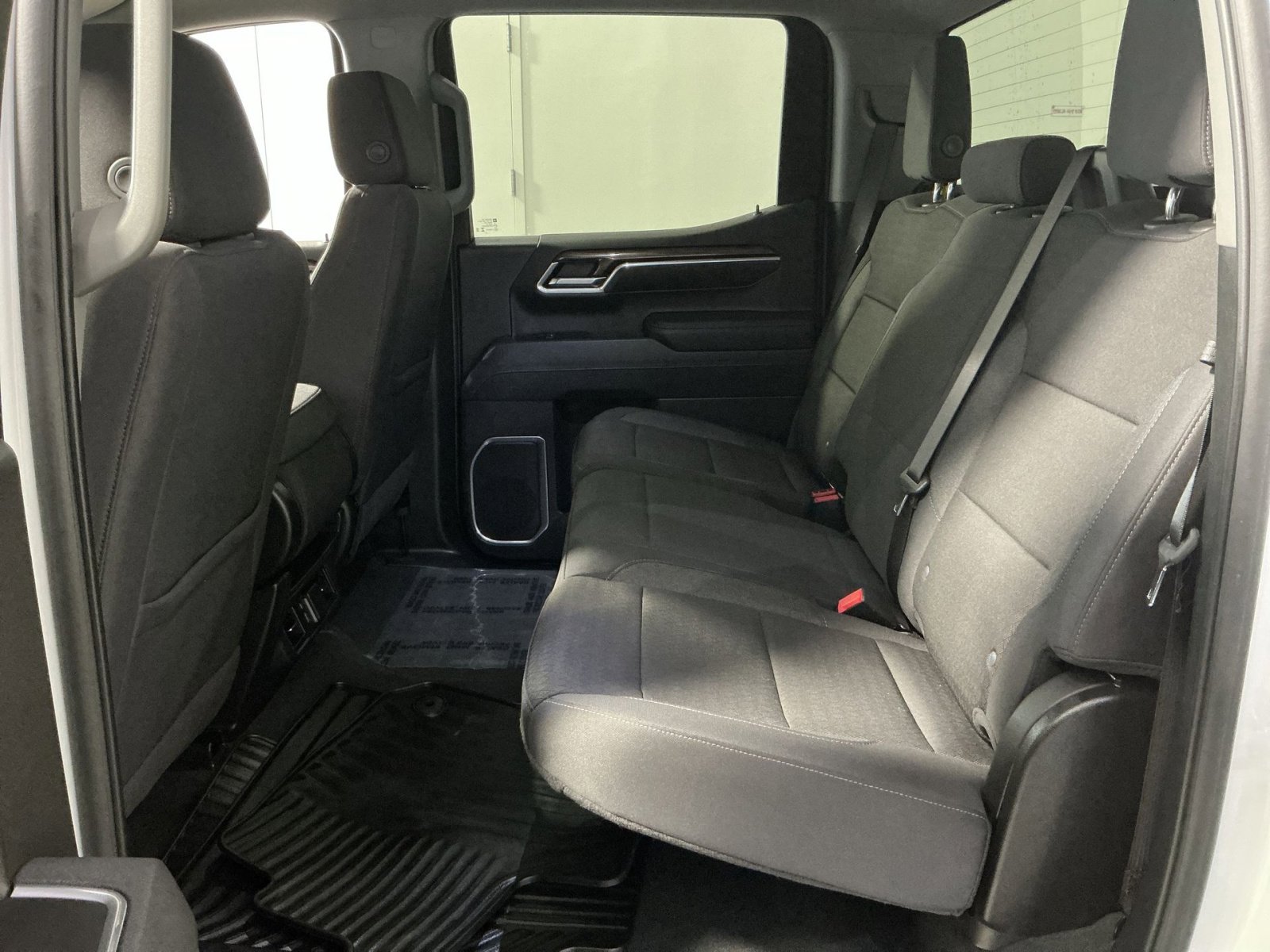 Used 2025 Chevrolet Silverado 1500 LT AWD/4WD image 30
