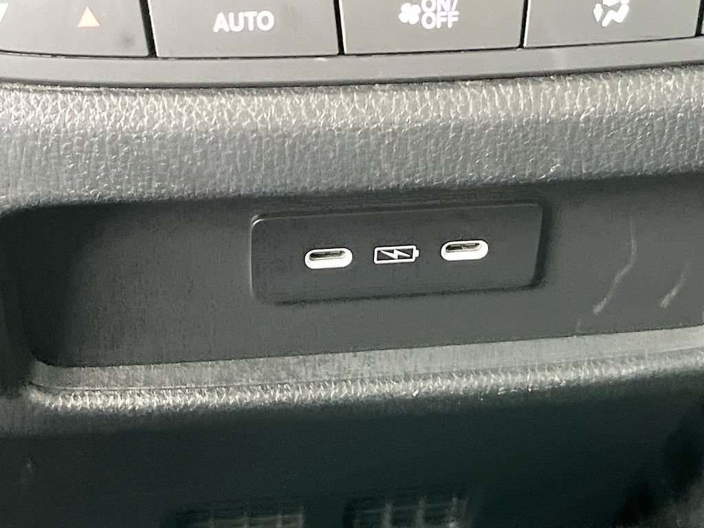 Used 2025 Honda Pilot EX-L image 26