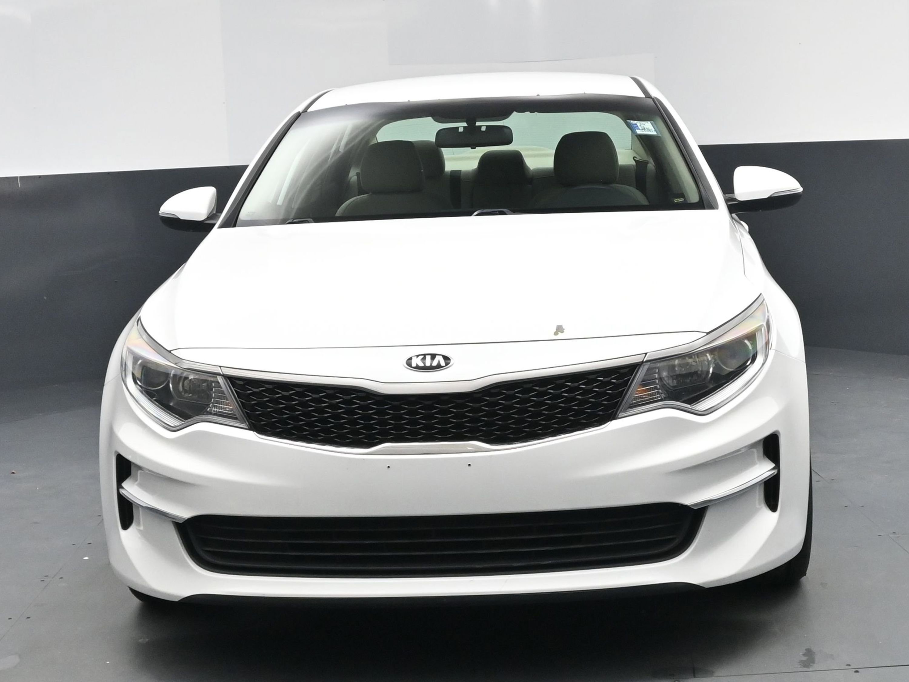 Used 2018 Kia Optima LX w/ 17" Alloy Wheels Package image 11