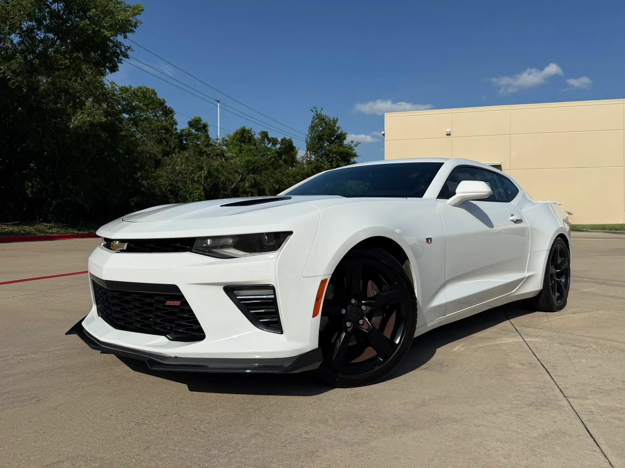 Used 2017 Chevrolet Camaro SS RWD image 18