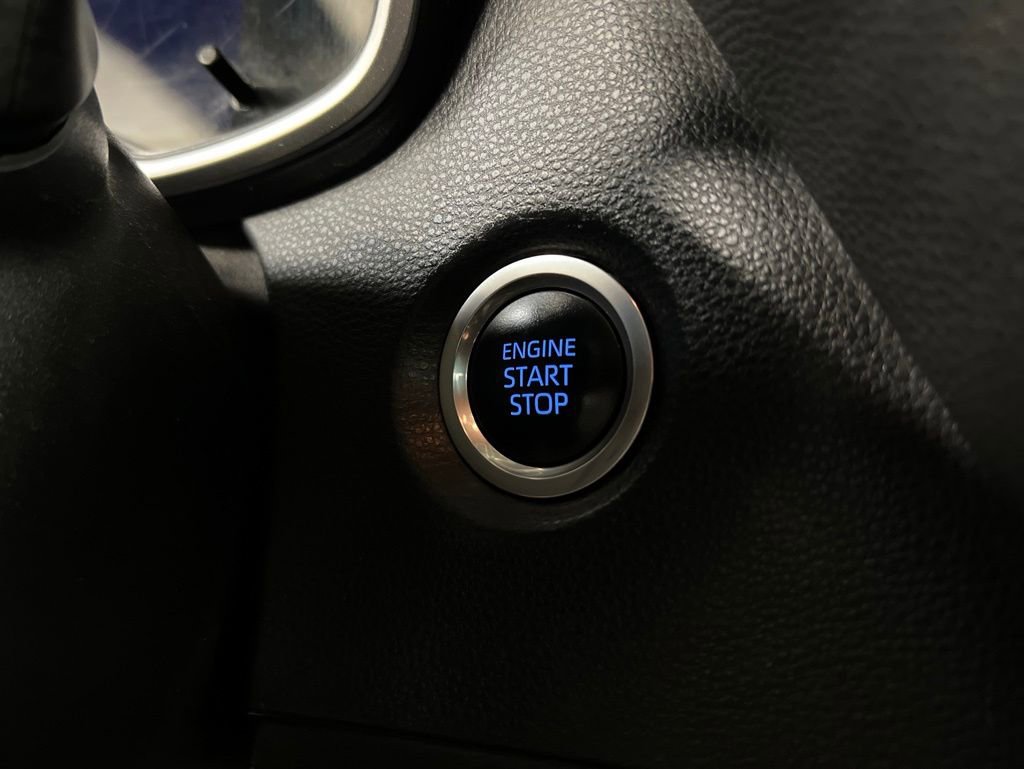 Used 2022 Toyota Corolla XSE FWD image 17