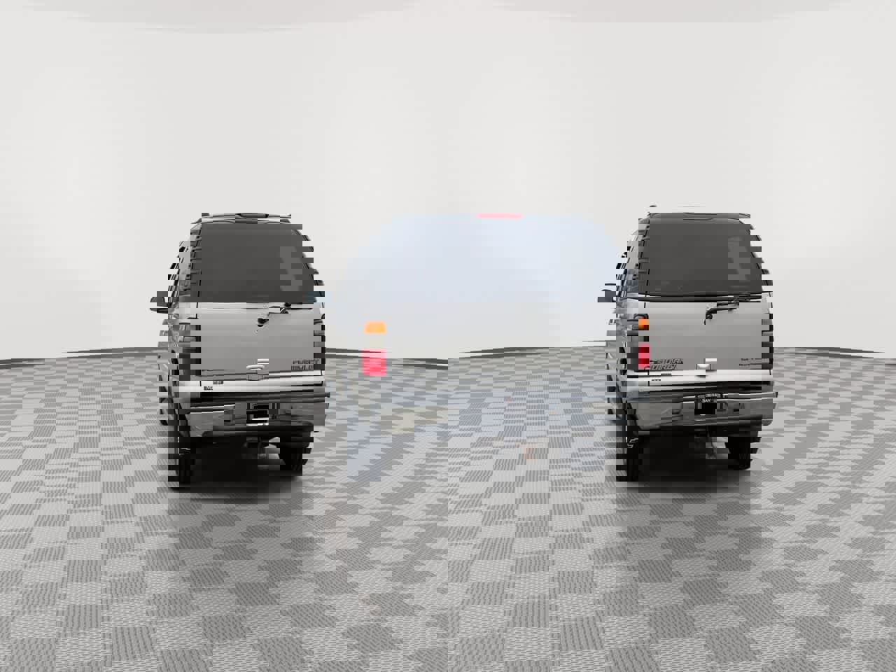 Used 2005 Chevrolet Suburban LT w/ Preferred Equipment Group image 7