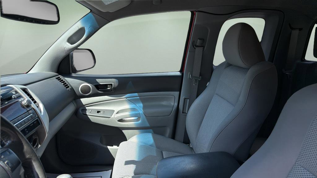 Used 2012 Toyota Tacoma 4x4 Access Cab V6 w/ TRD Sport Pkg image 12