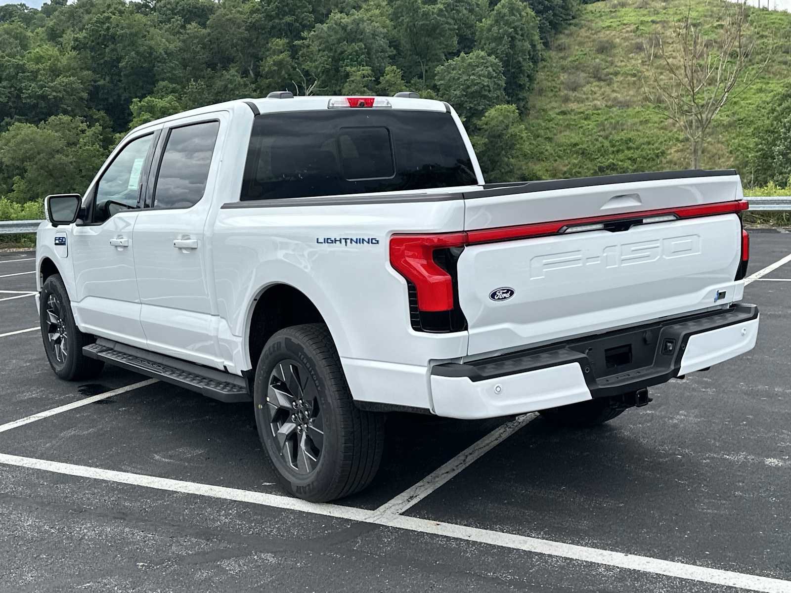 New 2025 Ford F150 Lightning Lariat image 33