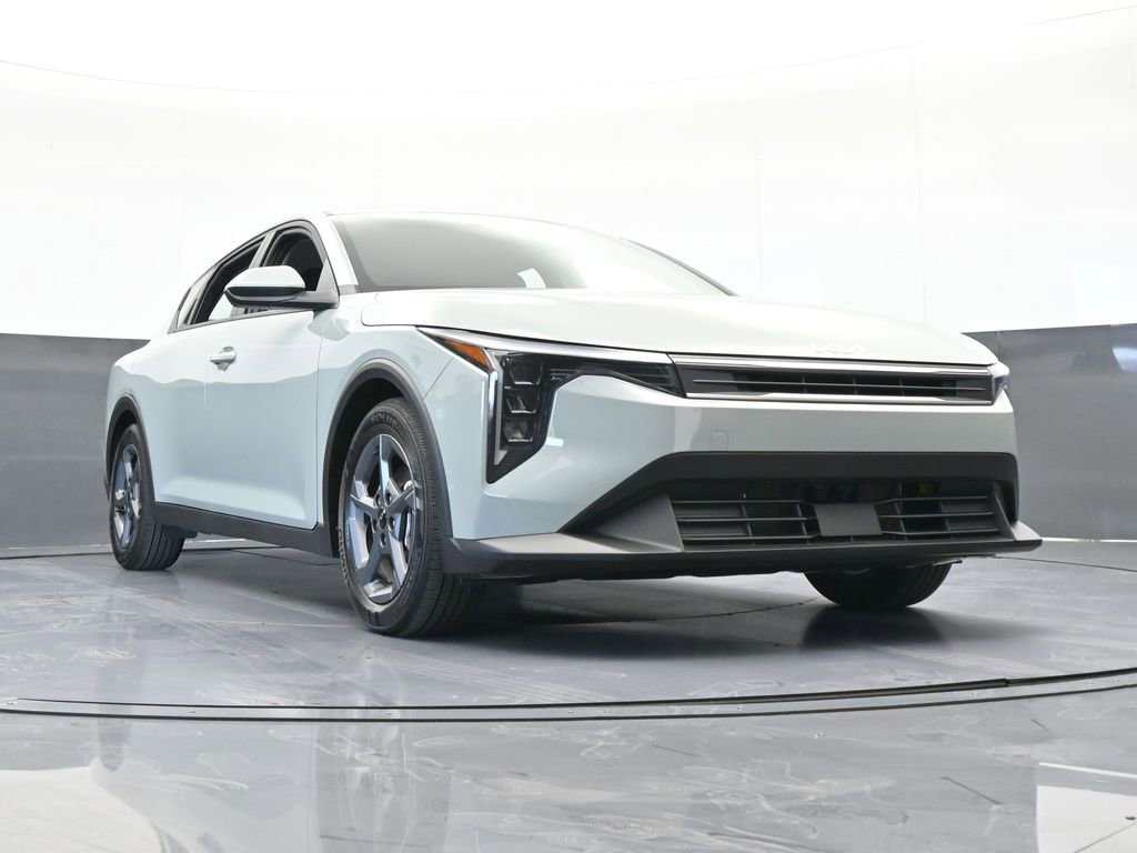 Used 2025 Kia K4 LXS image 58
