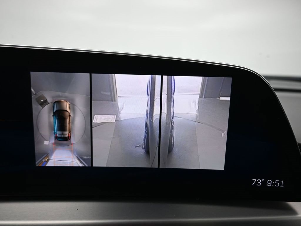 Used 2023 Cadillac Lyriq 2WD image 25