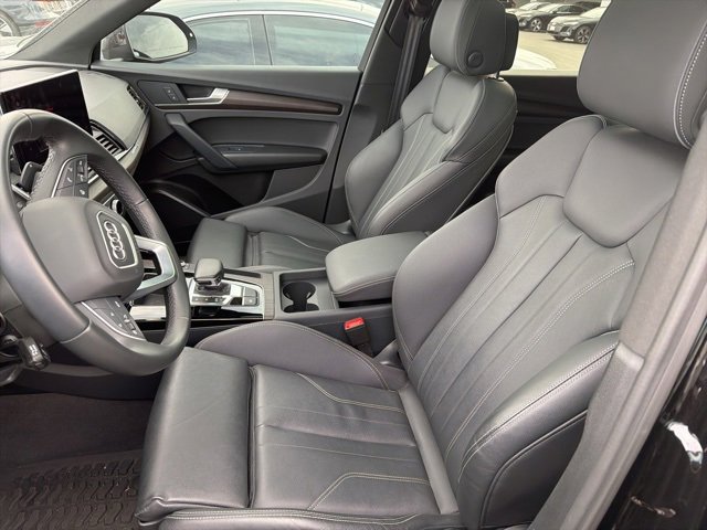 Used 2023 Audi Q5 2.0T Premium w/ Convenience Package image 5