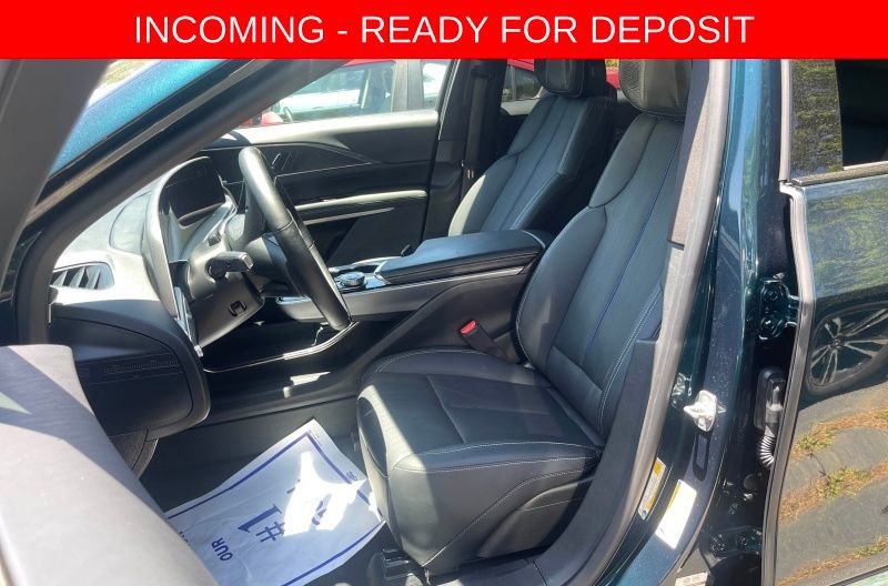 Used 2024 Cadillac Lyriq Luxury AWD/4WD image 6