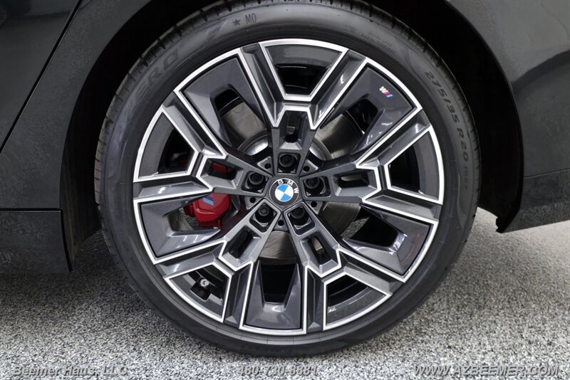 Used 2026 BMW 530i w/ M Sport Package RWD image 14