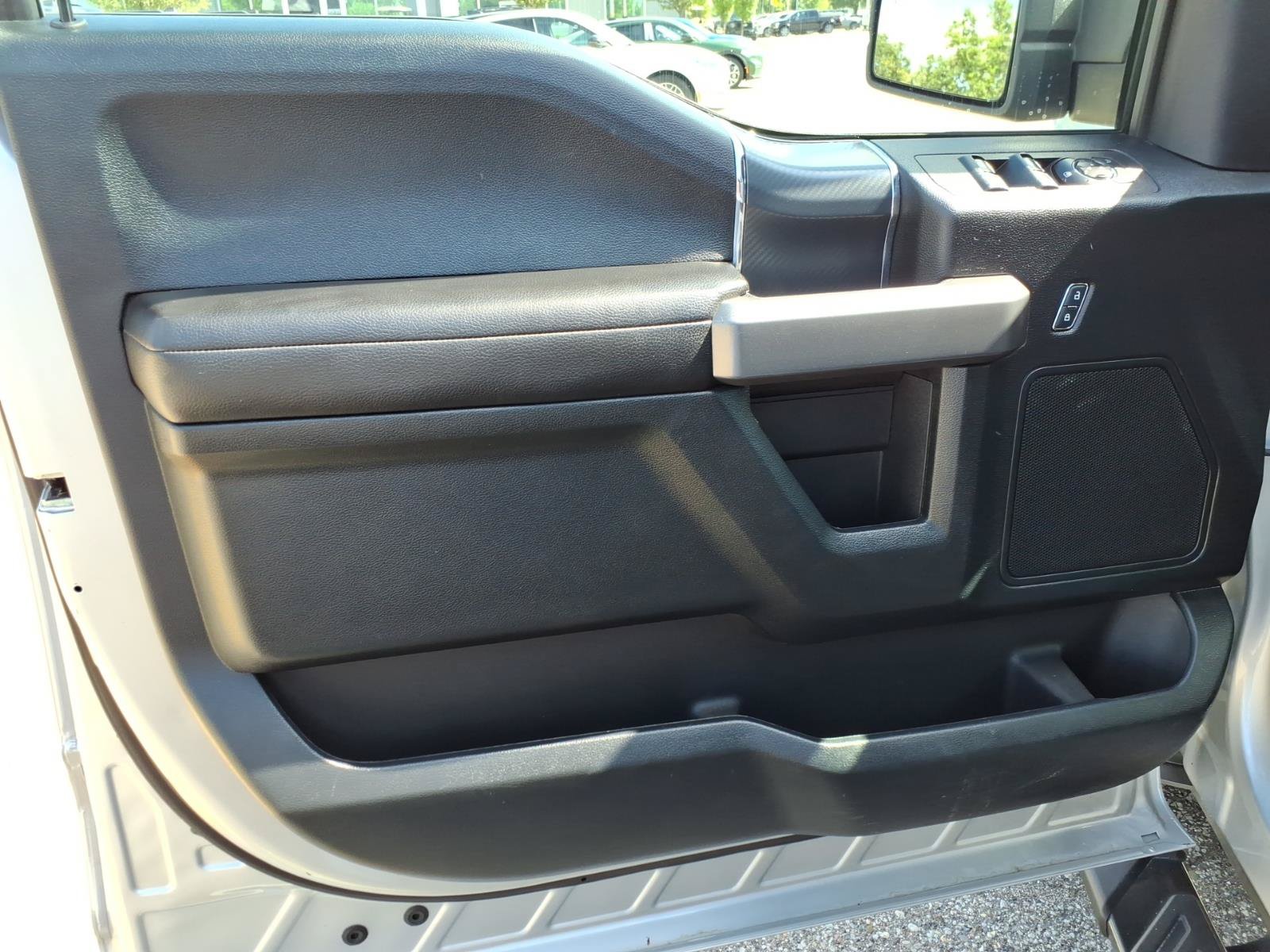 Used 2019 Ford F150 XLT w/ Equipment Group 302A Luxury AWD/4WD image 15