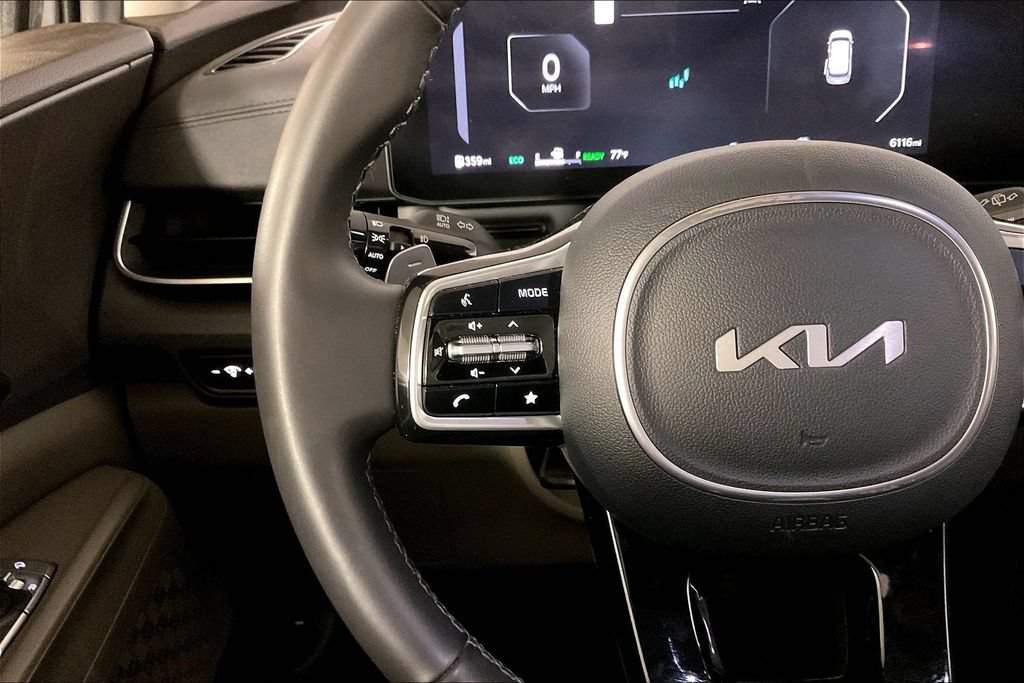 Used 2026 Kia Carnival SX FWD image 18