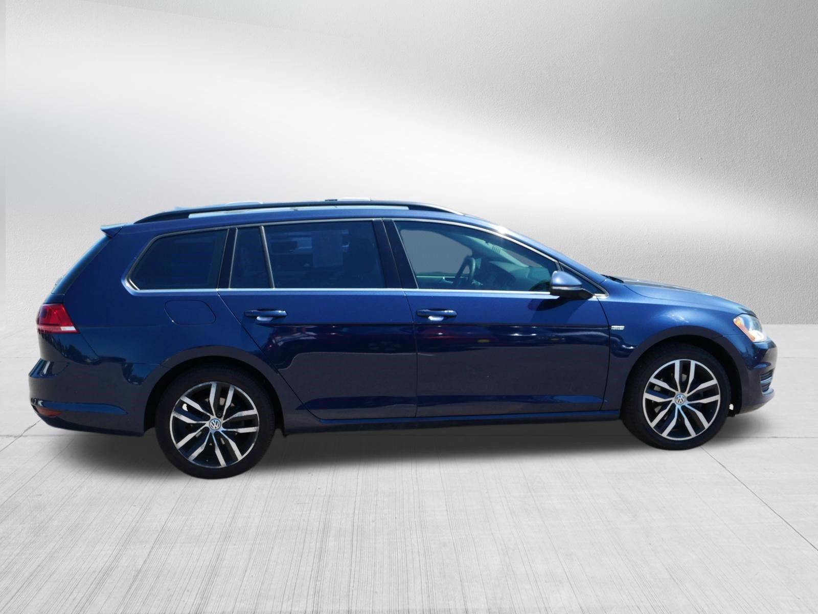 Used 2016 Volkswagen Golf Limited Edition FWD image 8
