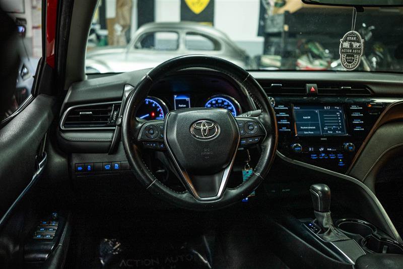 Used 2020 Toyota Camry SE w/ Carpet Mat Package image 15