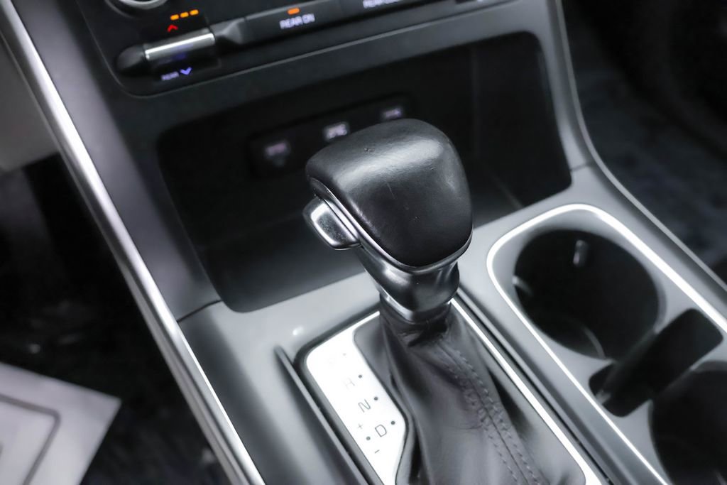 Used 2022 Kia Carnival LX image 10