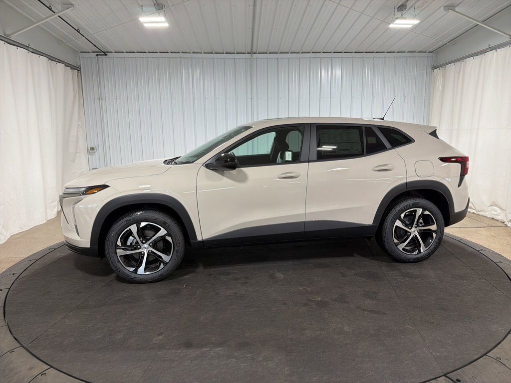 New 2026 Chevrolet Trax RS image 2