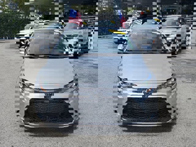 Used 2021 Toyota Corolla LE image 2