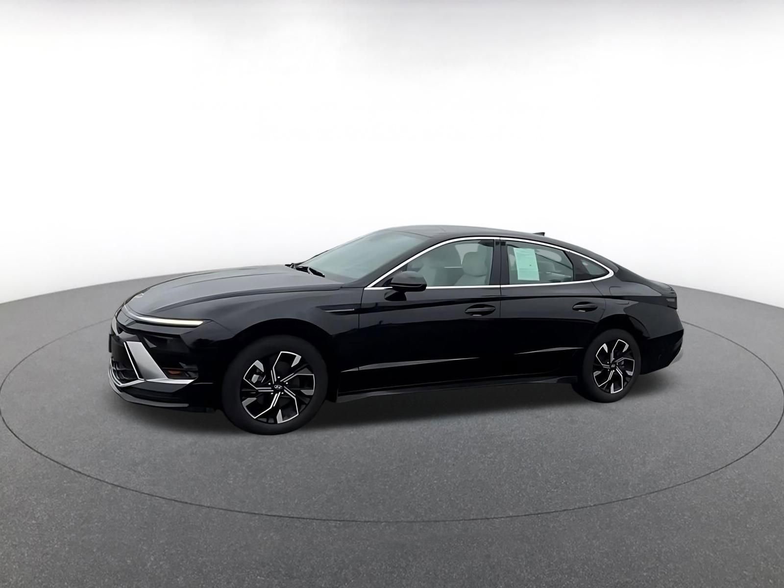 Used 2025 Hyundai Sonata SEL FWD image 11