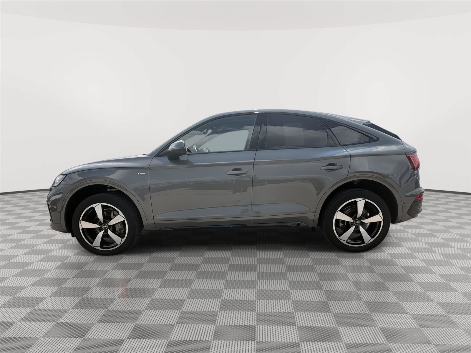 Certified 2023 Audi Q5 2.0T Prestige AWD/4WD image 2