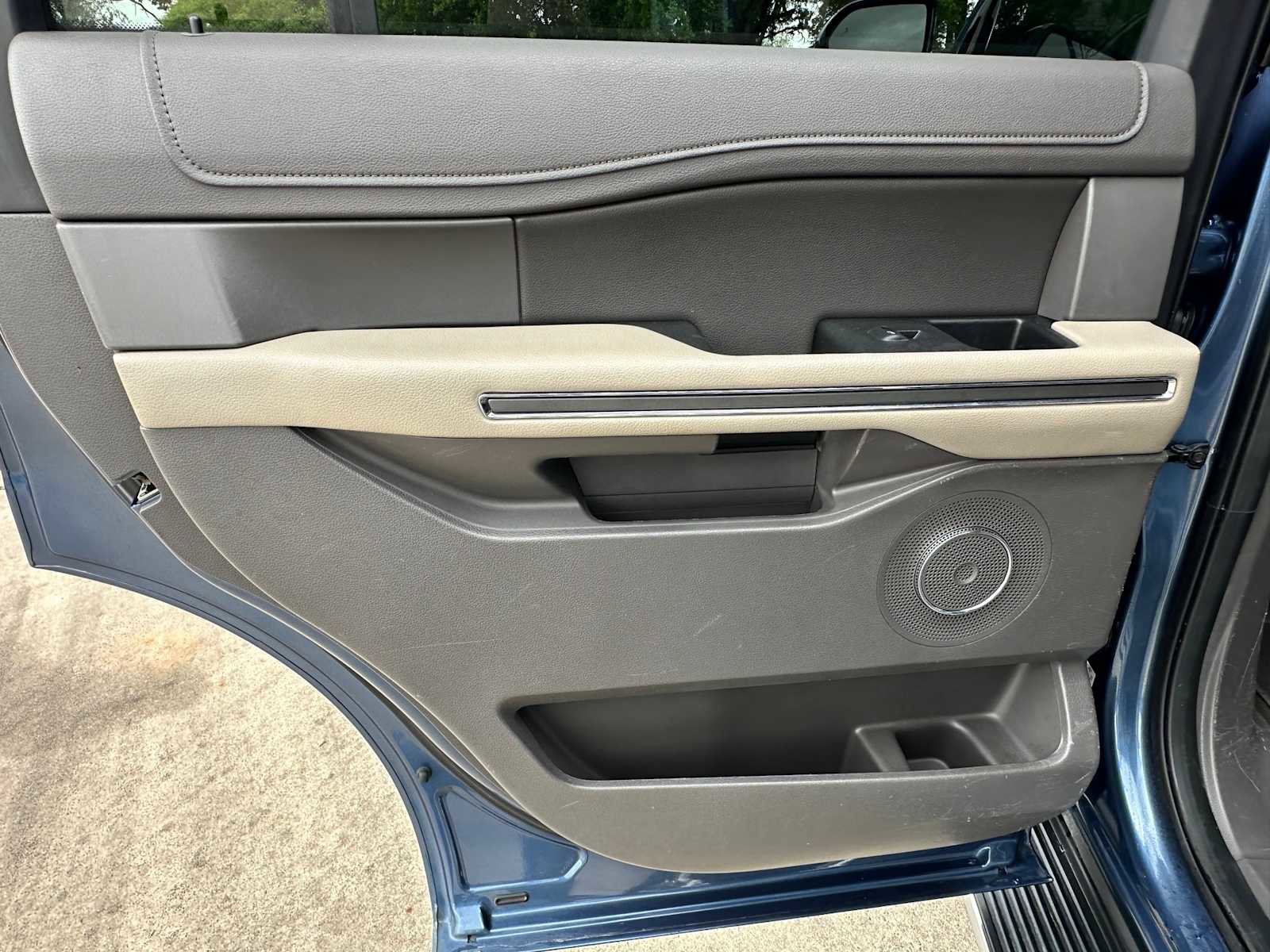 Used 2020 Ford Expedition XLT w/ Equipment Group 202A RWD image 27