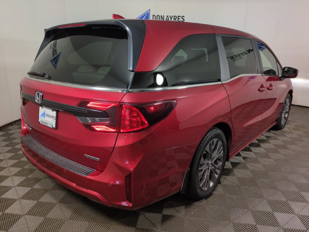 Certified 2025 Honda Odyssey Touring image 9
