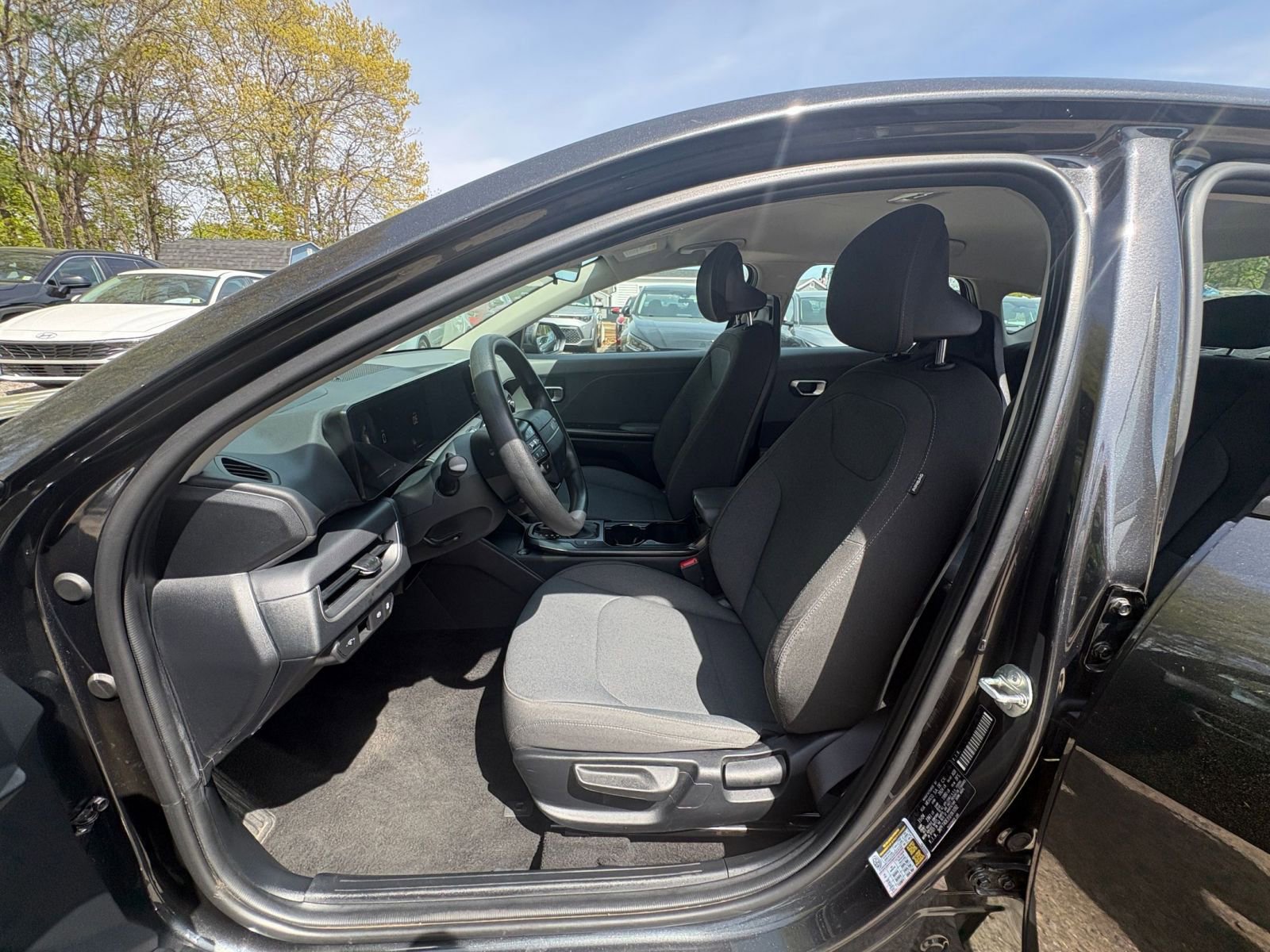 Used 2025 Kia K4 FWD image 24