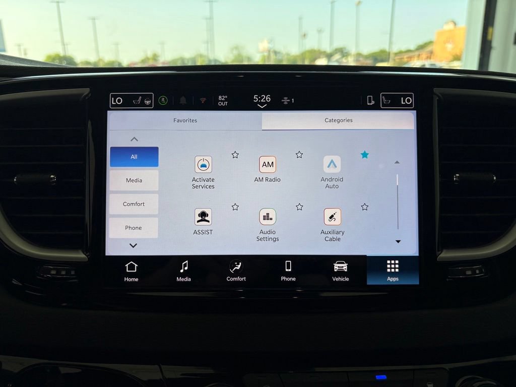 Used 2025 Chrysler Pacifica Select FWD image 9