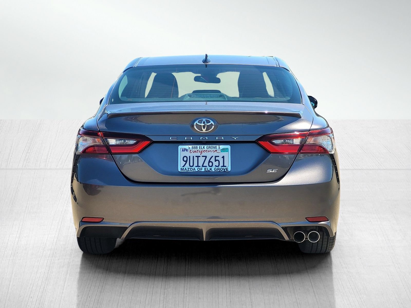 Used 2021 Toyota Camry SE FWD image 5