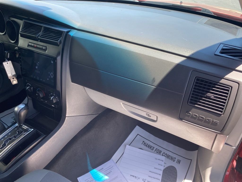 Used 2006 Dodge Magnum SE image 32