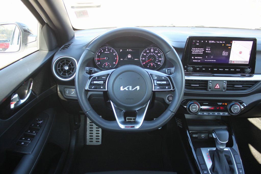 Used 2024 Kia Forte GT-Line w/ GT-Line Premium Package image 10