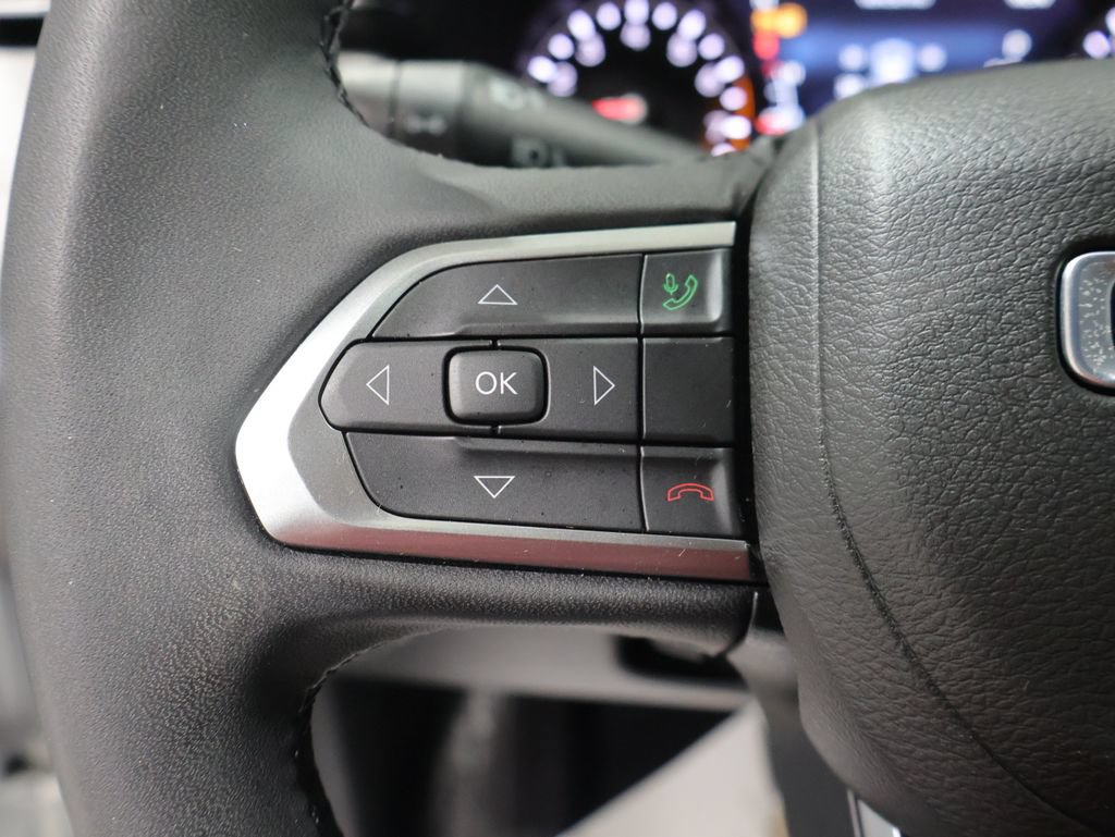 Used 2023 Jeep Compass Latitude AWD/4WD image 36