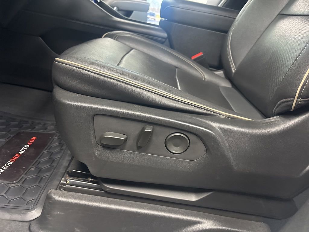 Used 2023 Chevrolet Suburban Premier image 27