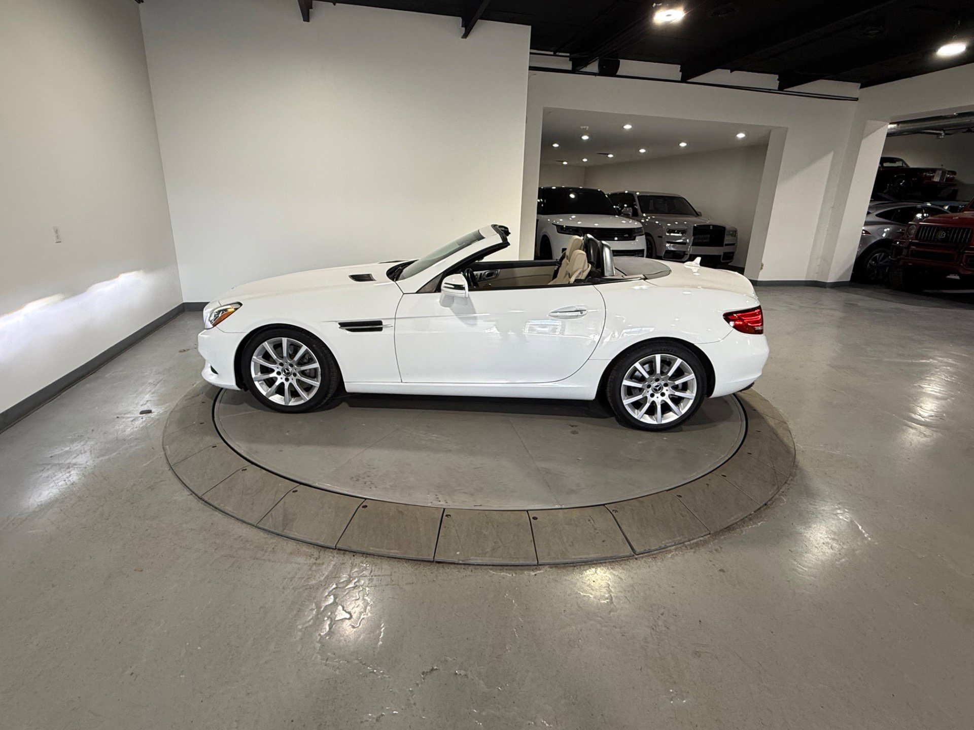 Used 2017 Mercedes-Benz SLC 300 w/ Premium 2 Package image 19