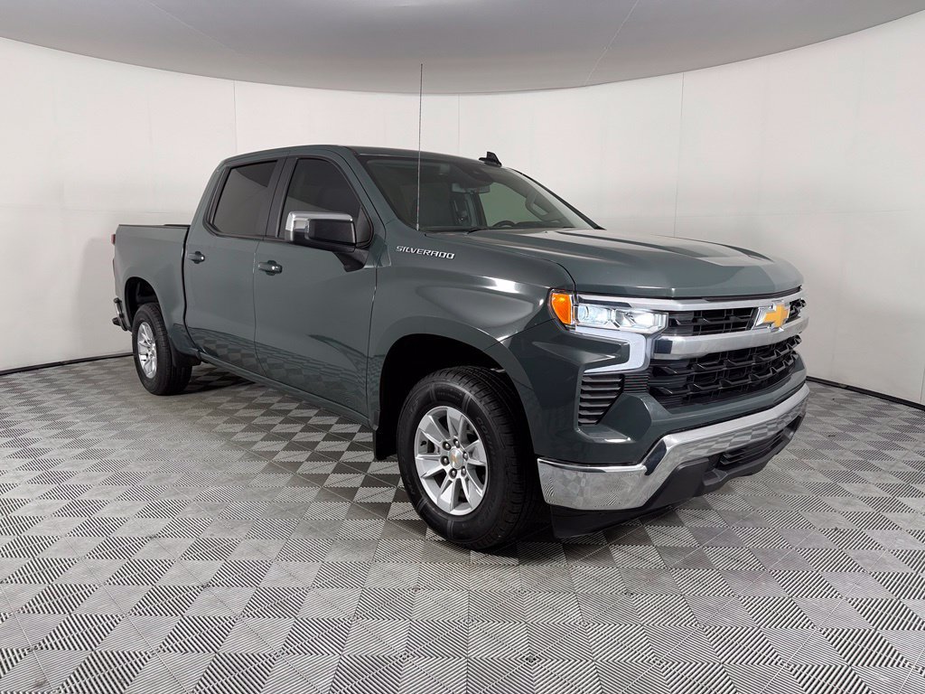 Used 2025 Chevrolet Silverado 1500 LT RWD image 4
