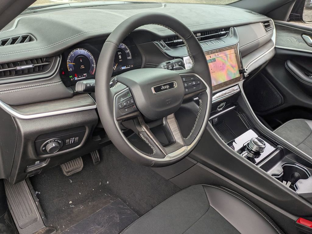 New 2026 Jeep Grand Cherokee Altitude image 13