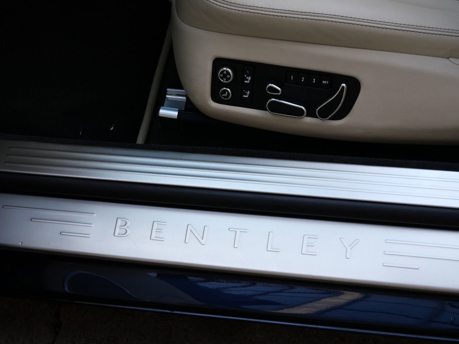 Used 2017 Bentley Continental GT image 17