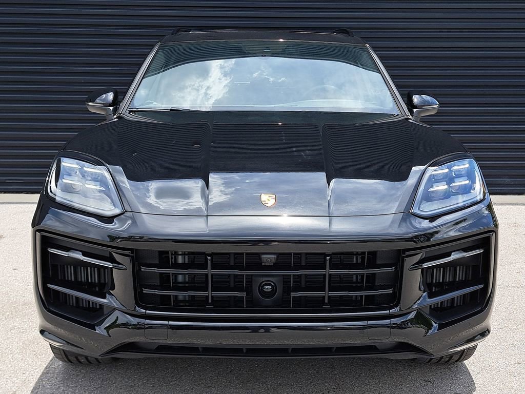 Certified 2025 Porsche Cayenne image 10