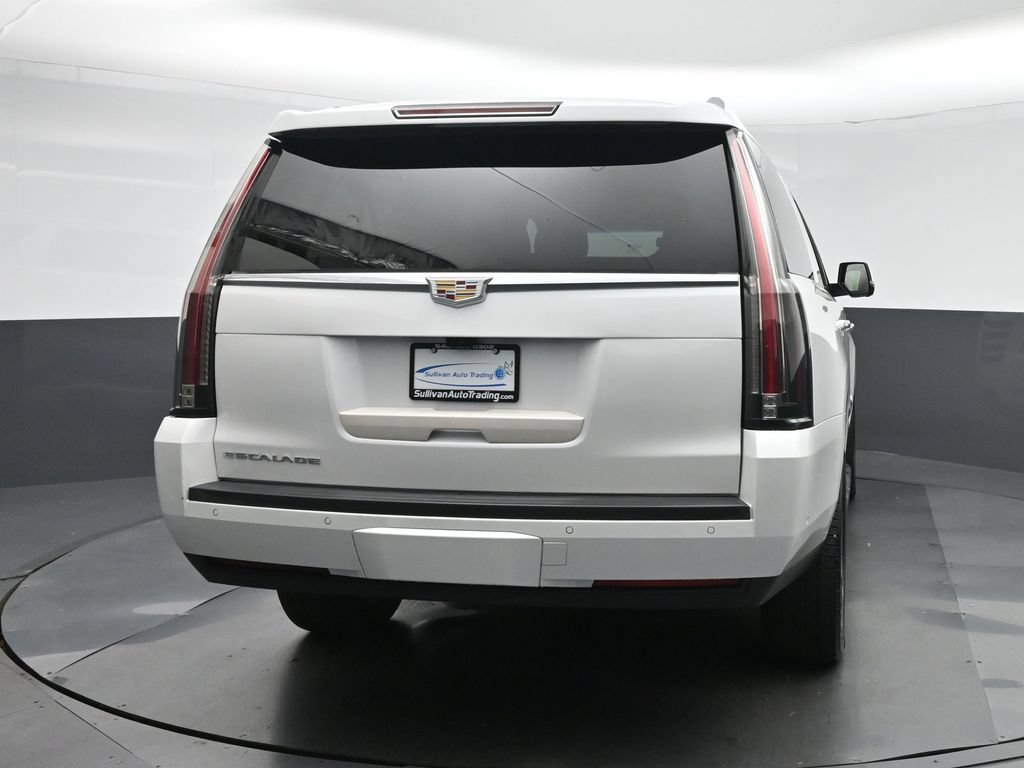 Used 2019 Cadillac Escalade ESV Luxury AWD/4WD image 6