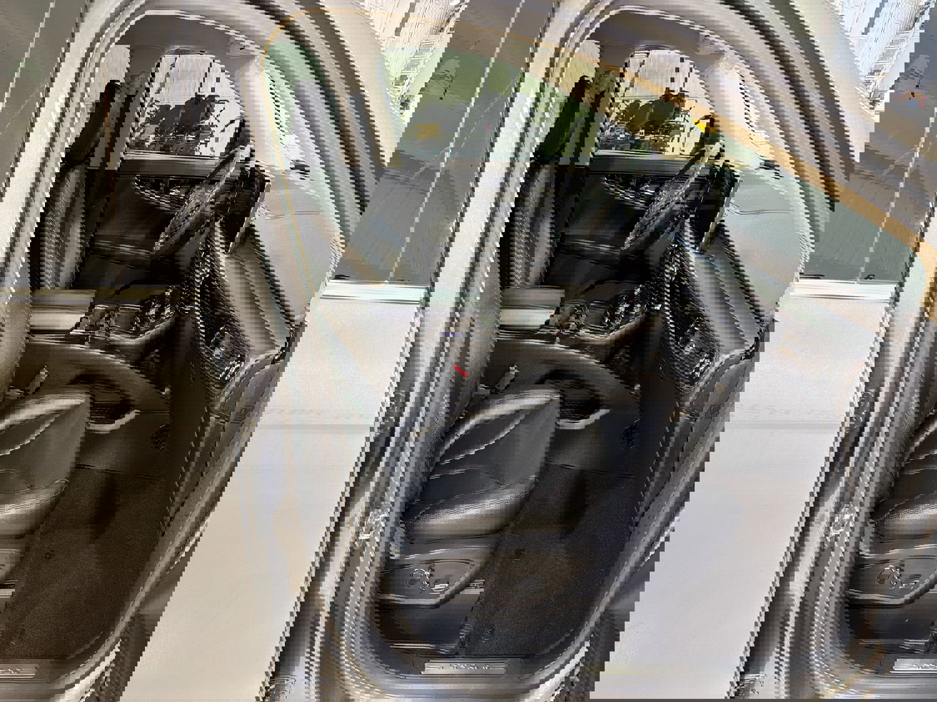 Used 2022 Lincoln Nautilus FWD w/ Premium Package image 28