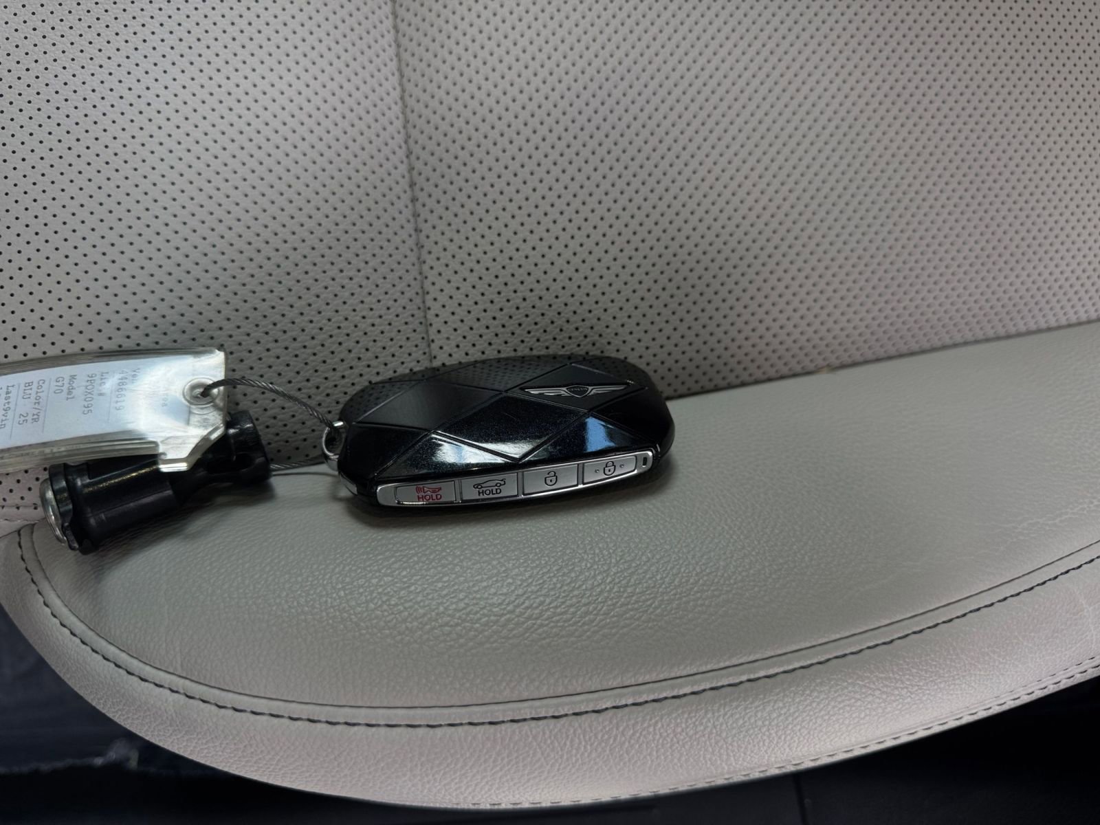 Used 2025 Genesis G70 2.5T image 22