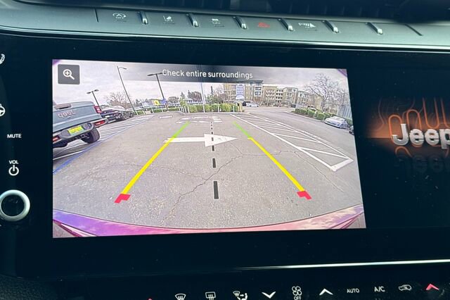 New 2026 Jeep Grand Cherokee Altitude image 17