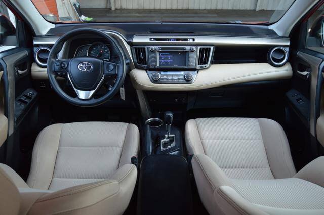 Used 2014 Toyota RAV4 XLE AWD/4WD image 49