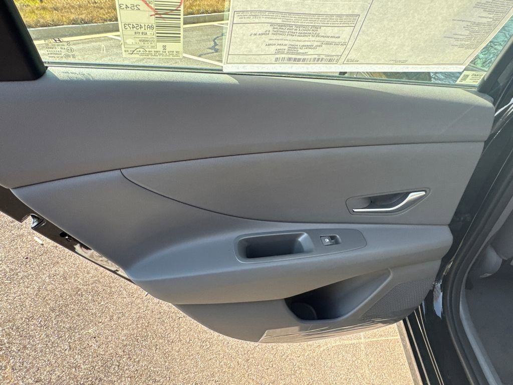 New 2026 Hyundai Elantra SE image 12