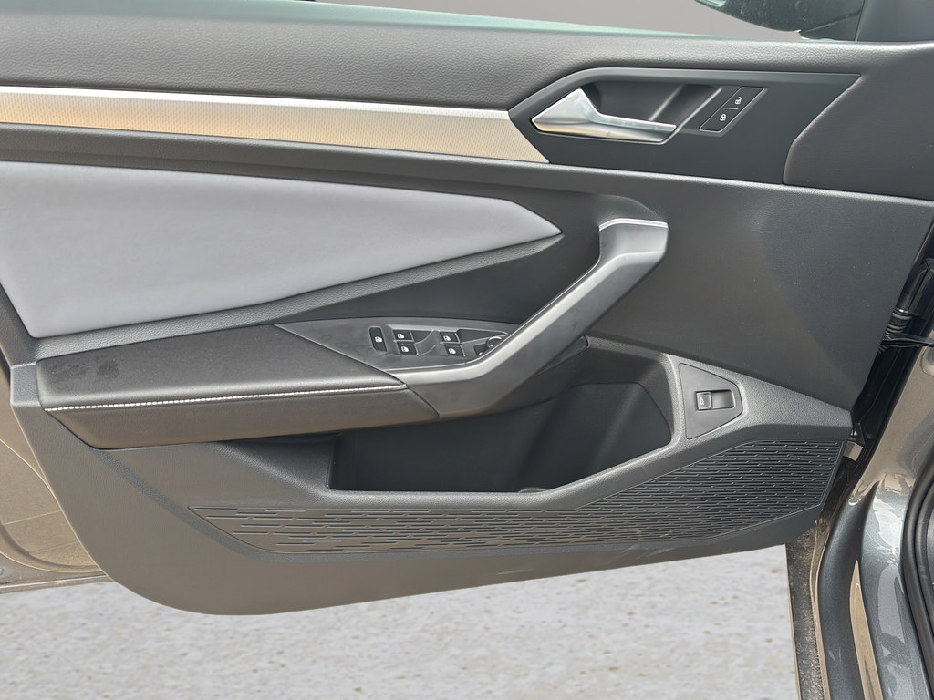 New 2026 Volkswagen Jetta SE FWD image 19