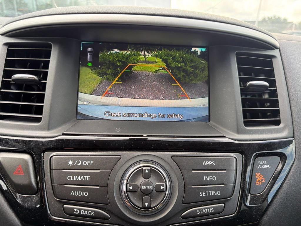 Used 2020 Nissan Pathfinder S FWD image 14