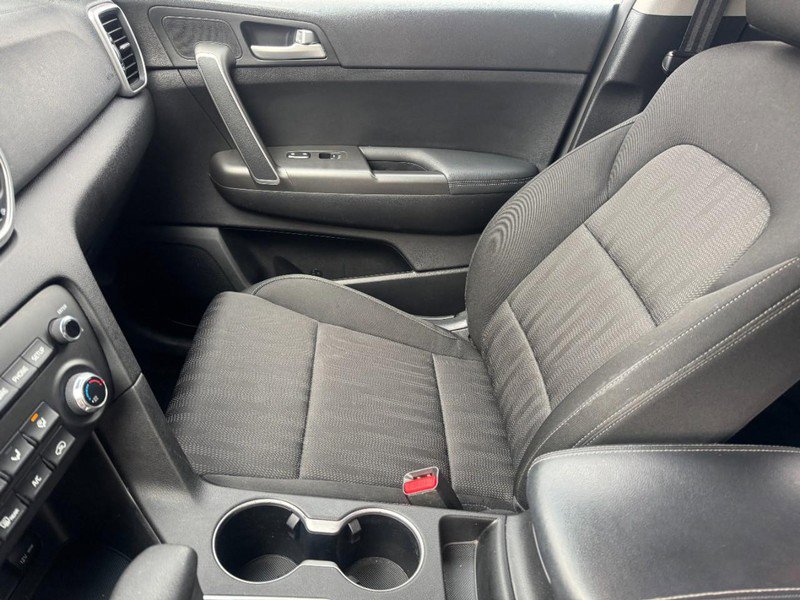 Used 2020 Kia Sportage LX image 12