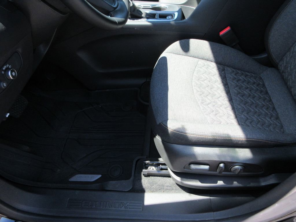 Used 2023 Chevrolet Equinox LT FWD image 21